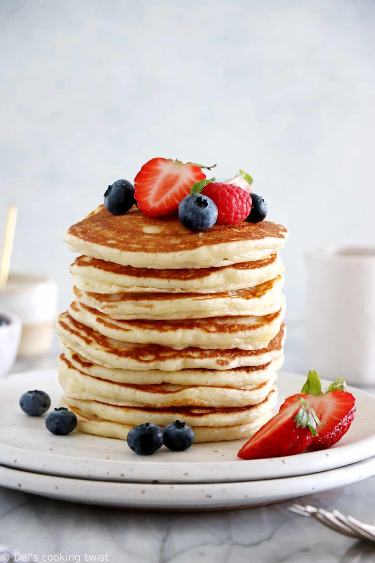 Easy-Fluffy-American-Pancakes_1.jpg